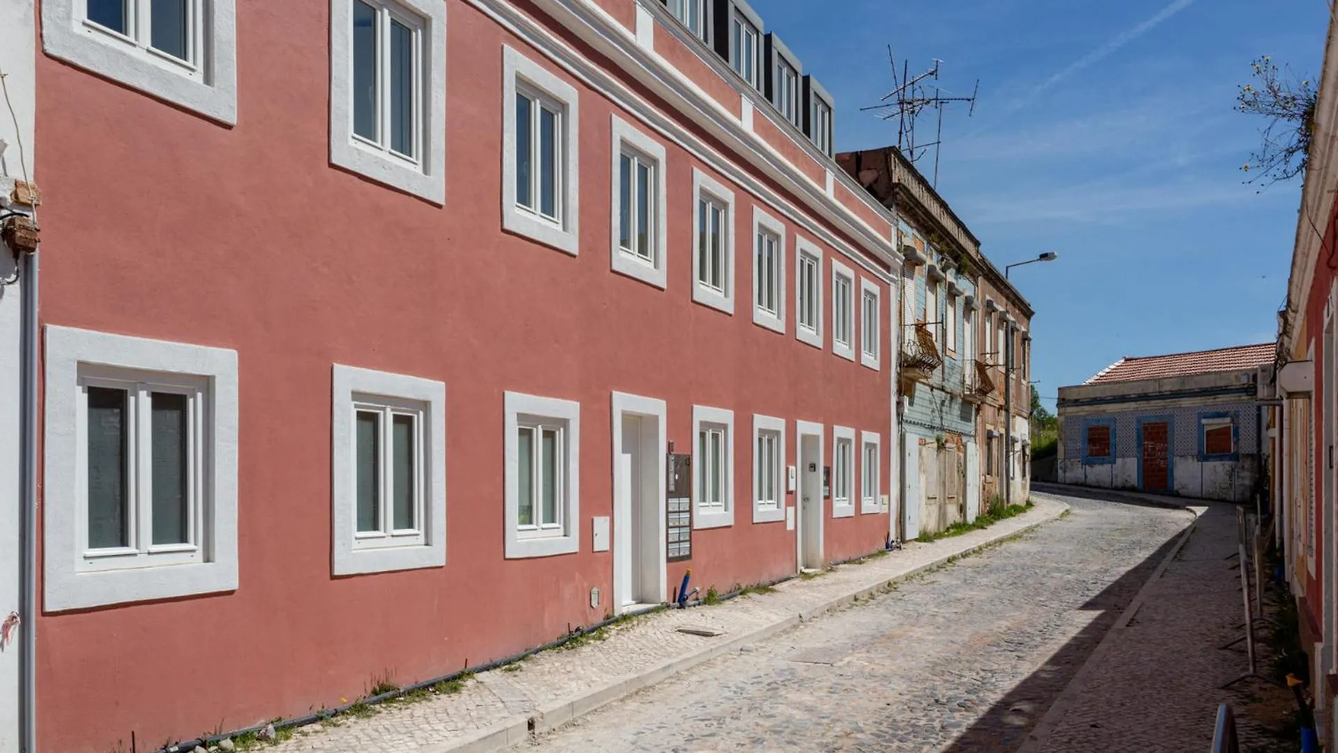 Lx Living, 2 Bed Lisbon Retreat Apartment